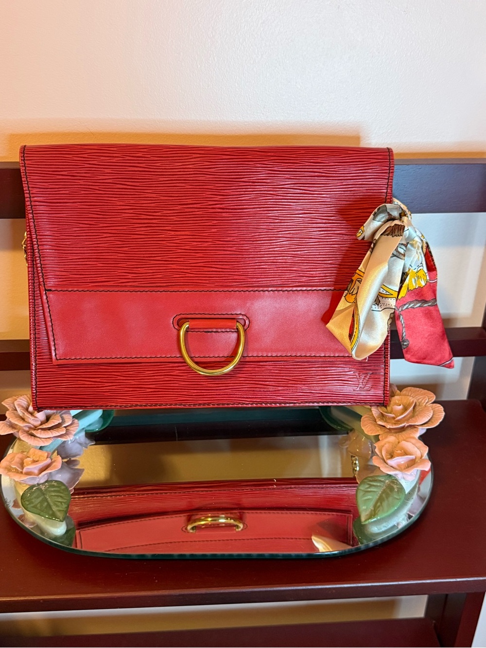 Louis Vuitton Red Leather Clutch with Gold Ring  with Generic Chain